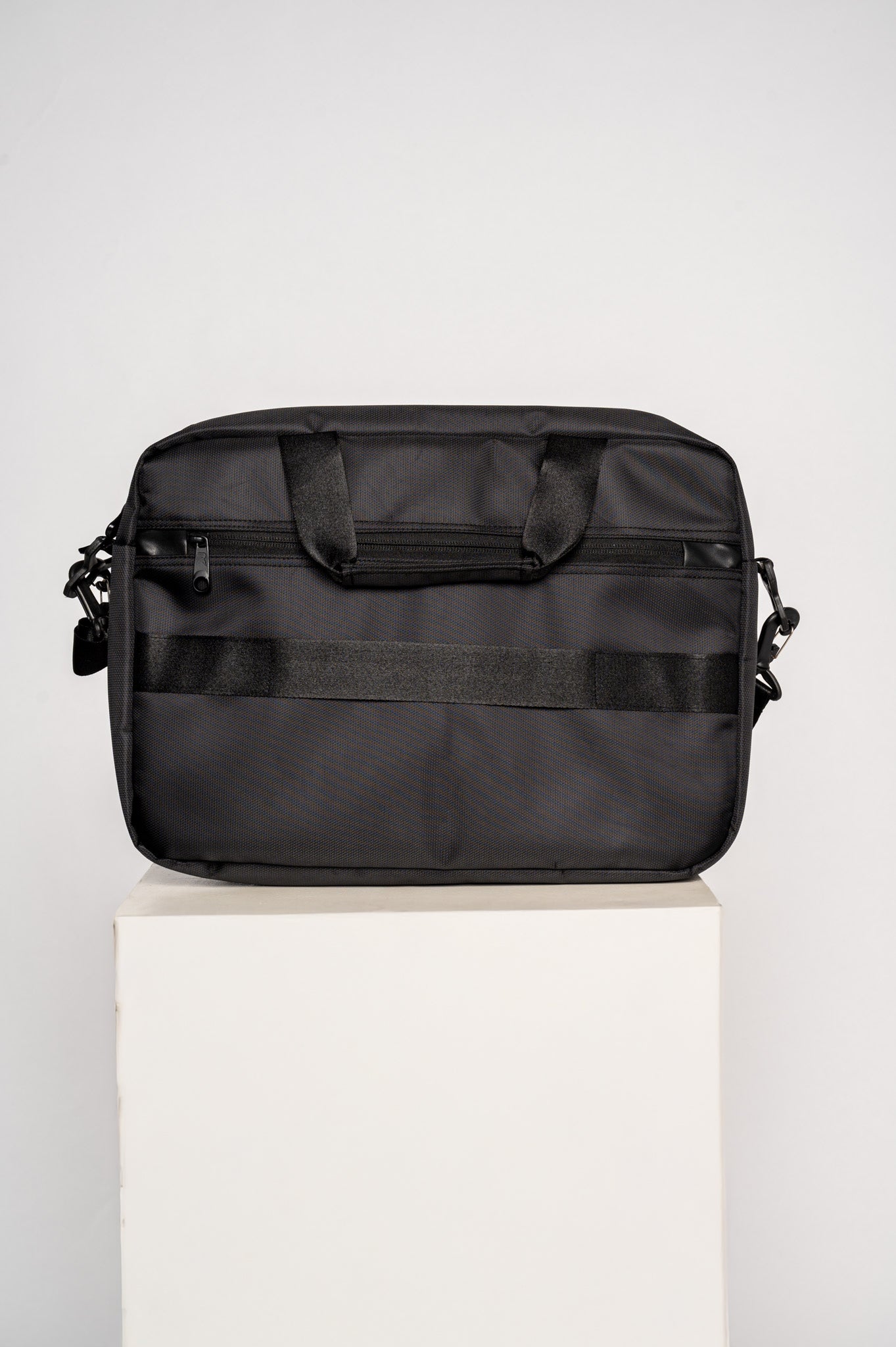 RedBolt Nova Messenger Handheld Bag - Black